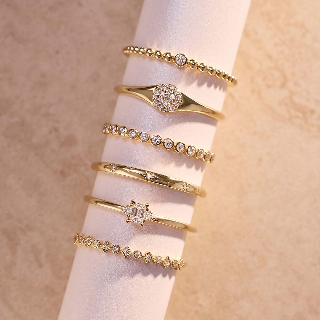 Niebieski diament w złotej oprawie