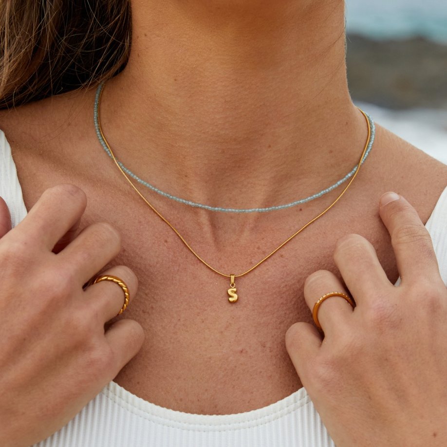 Elegancki naszyjnik z inicjałami