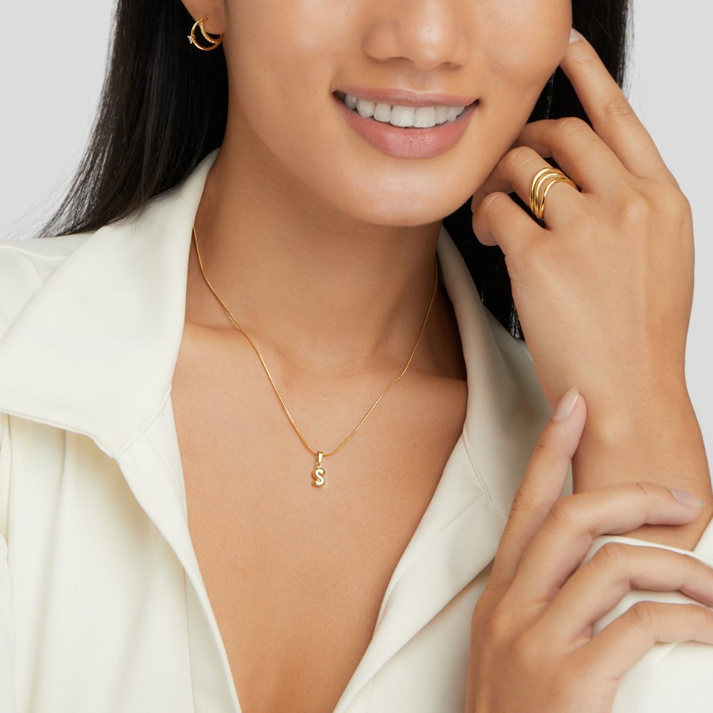 Elegancki naszyjnik z inicjałami