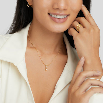 Elegancki naszyjnik z inicjałami