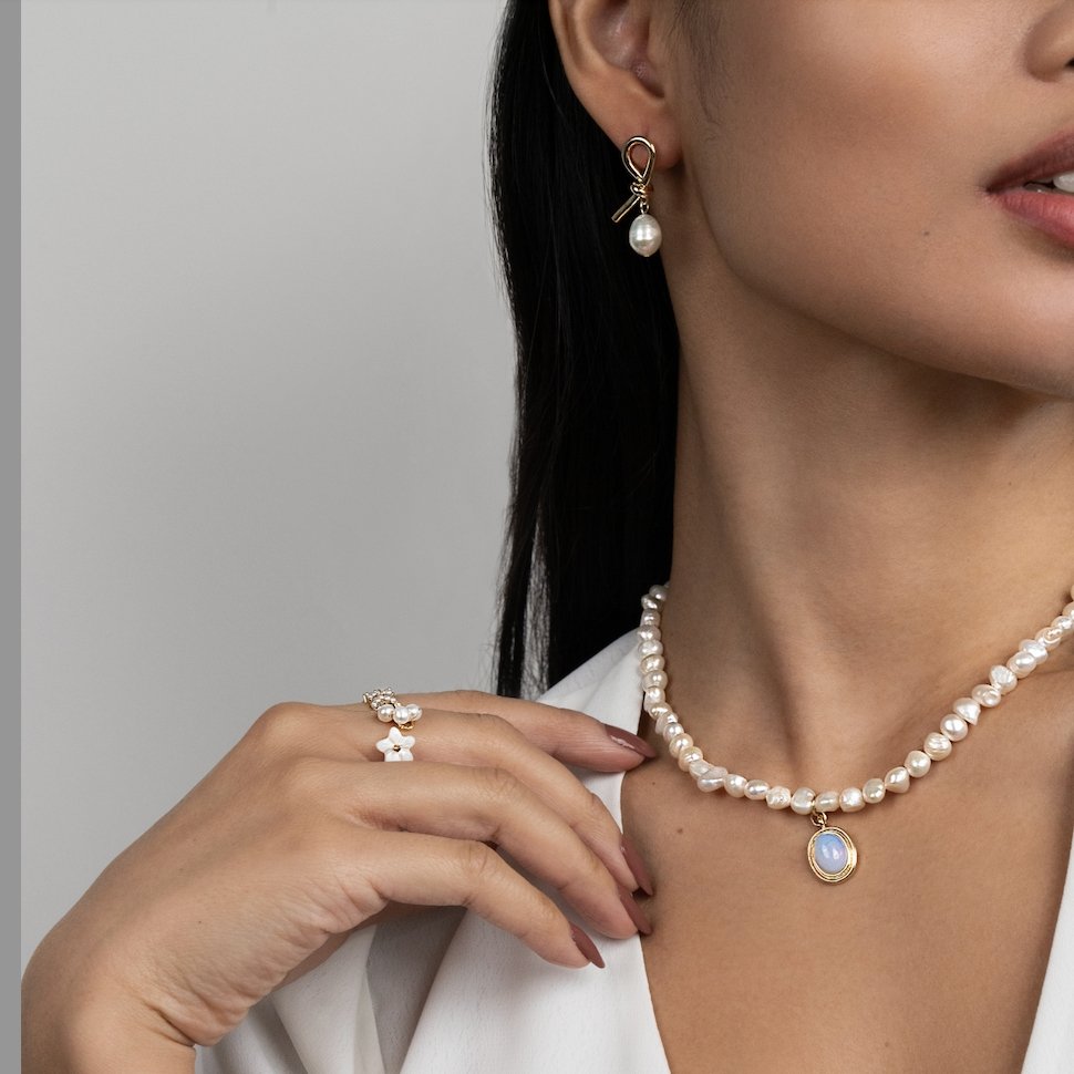 Knuten Złote Kolczyki z Perłami Słodkowodnymi