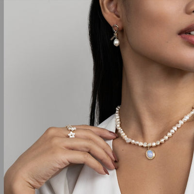 Knuten Złote Kolczyki z Perłami Słodkowodnymi